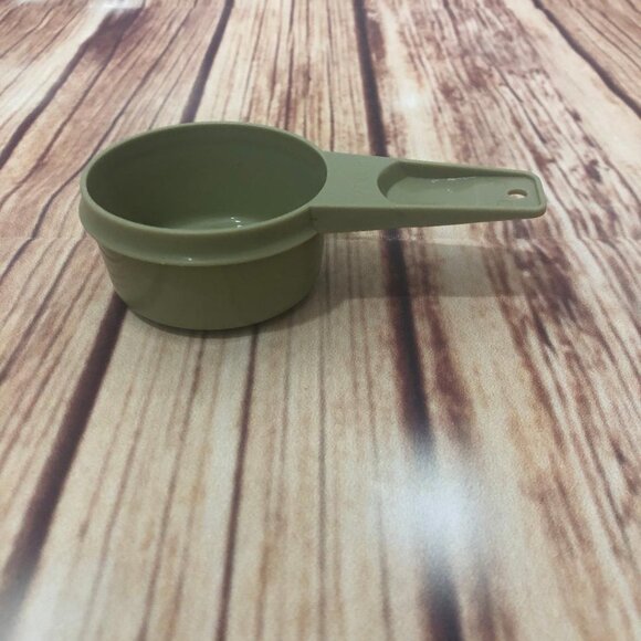 Vintage Tupperware Avocado Green Nesting Measuring Cup 3/4 CUP Replacement 762-5 - Picture 4 of 10